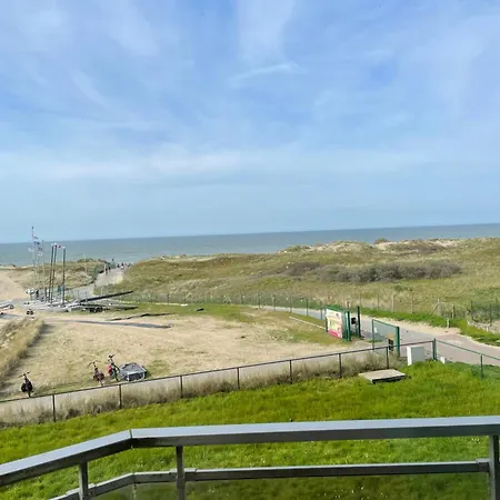 Met Frontaal Zeezicht En Afgesloten Slaaphoek Apartment De Panne